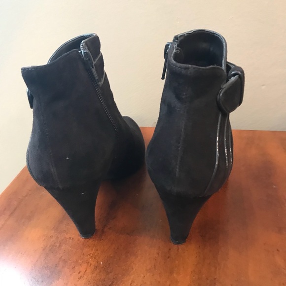 Boots - Picture 2 of 5